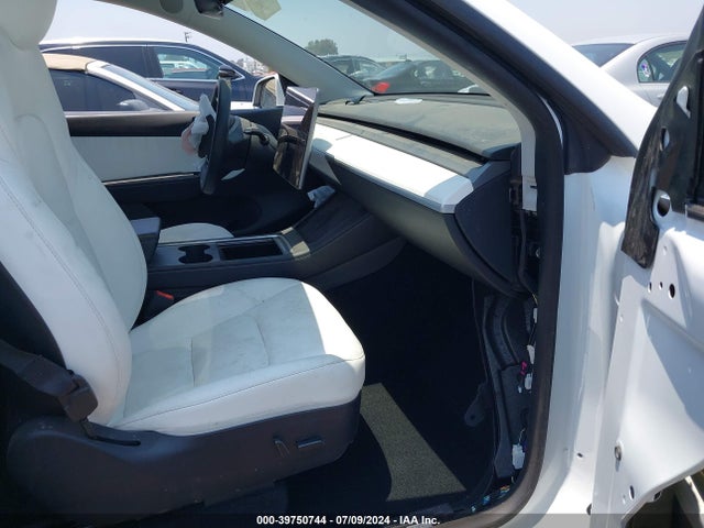 2021 TESLA MODEL Y 5YJYGAEE8MF300644 Photo 4
