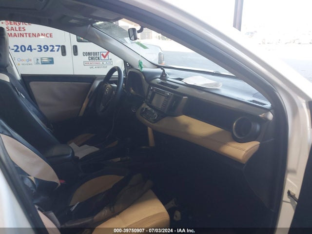 Toyota Rav4 Xle 2014 JTMRFREVXED050175 Image 5