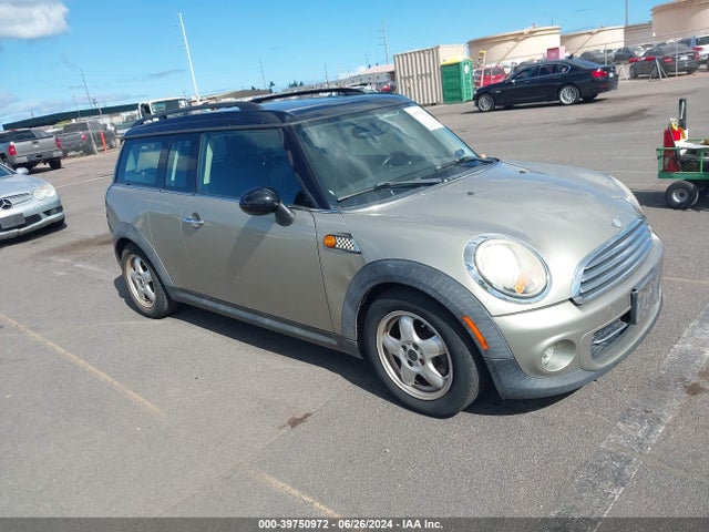 2011 MINI COOPER CLUBMAN WMWZF3C53BT187828 Photo 0