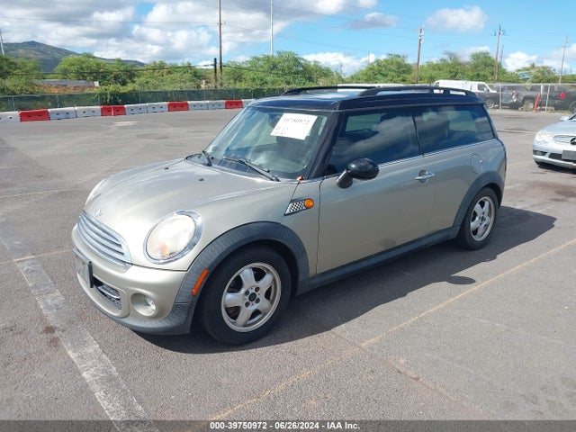 2011 MINI COOPER CLUBMAN WMWZF3C53BT187828 Photo 1