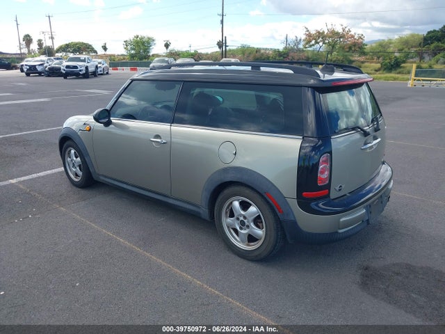 2011 MINI COOPER CLUBMAN WMWZF3C53BT187828 Photo 2