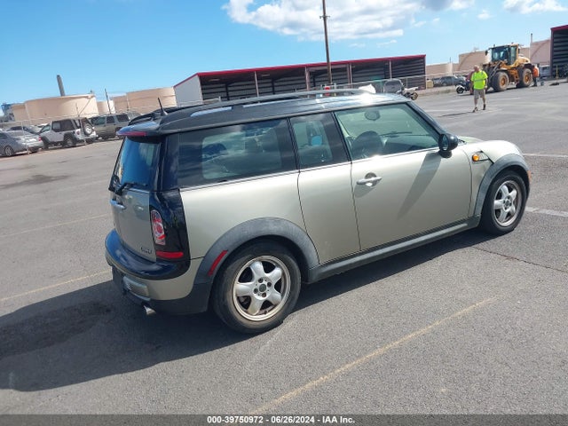 2011 MINI COOPER CLUBMAN WMWZF3C53BT187828 Photo 3