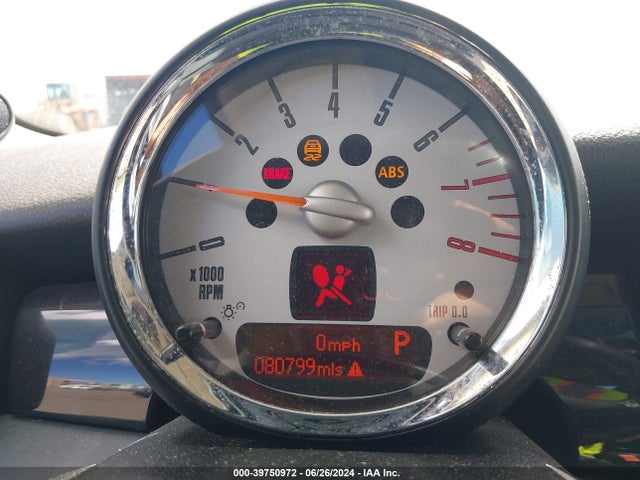 2011 MINI COOPER CLUBMAN WMWZF3C53BT187828 Photo 6