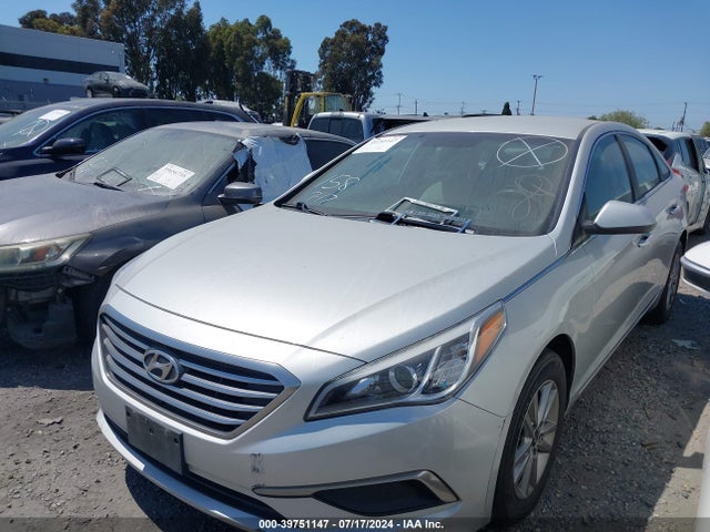 Hyundai SONATA SE 2016 5NPE24AF8GH379949 Image 2