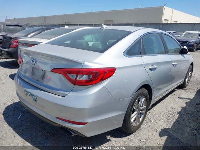 Hyundai SONATA SE 2016 5NPE24AF8GH379949 Image 4