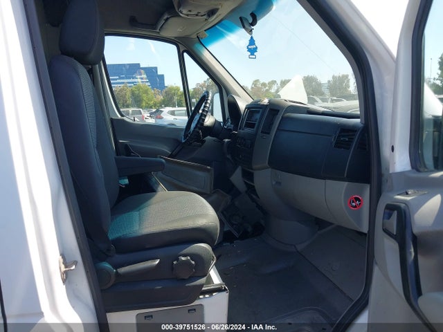 Продажа на аукционе авто 2010 Mercedes-benz Sprinter Van 2500 High Roof, vin: WD3PE8CC8A5463412, номер лота: 39751526