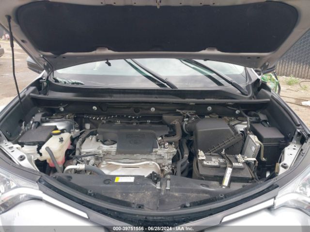 2T3ZFREV1JW486703 Toyota RAV4 LE