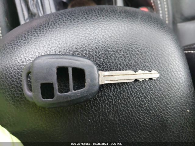 2T3ZFREV1JW486703 Toyota RAV4 LE