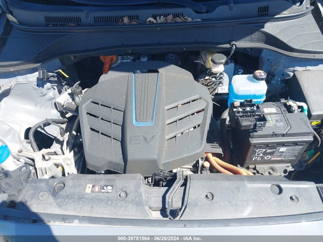 KM8K33AG8NU138216 Hyundai Kona Electric Sel