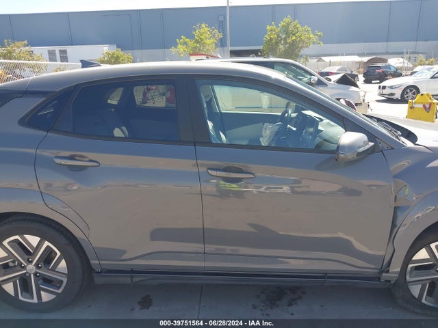 KM8K33AG8NU138216 Hyundai Kona Electric Sel