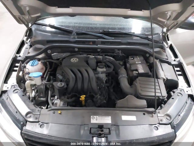 3VW2K7AJXEM290610 Volkswagen Jetta 2.0l S