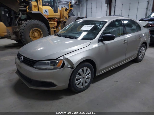 3VW2K7AJXEM290610 Volkswagen Jetta 2.0l S