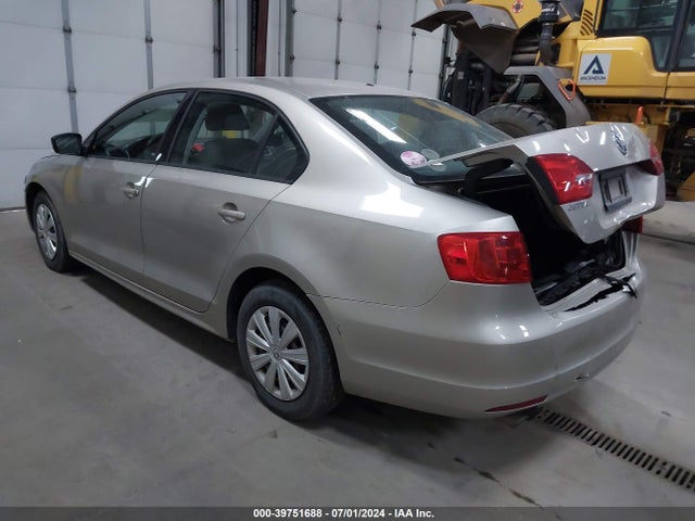 3VW2K7AJXEM290610 Volkswagen Jetta 2.0l S