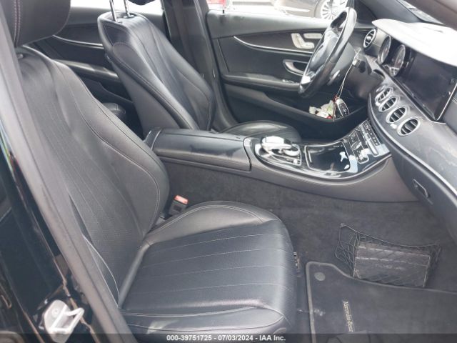 WDDZF4KB4HA217056 Mercedes-Benz E 300 4matic