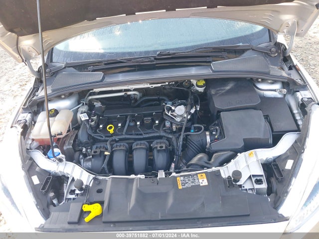 Ford FOCUS SE 2016 1FADP3F29GL381613 Image 10