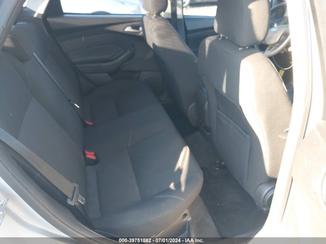 Ford FOCUS SE 2016 1FADP3F29GL381613 Image 8