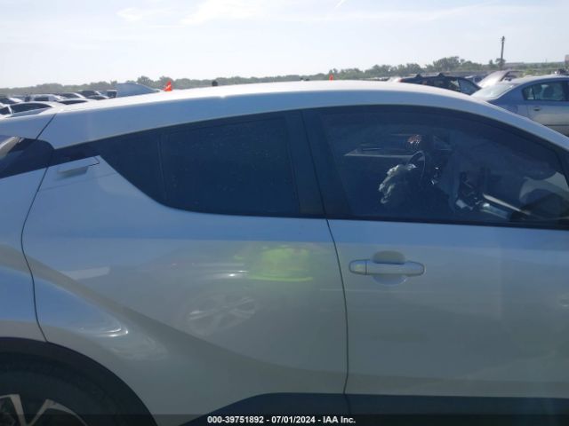 JTNKHMBX3K1053075 Toyota C-HR XLE