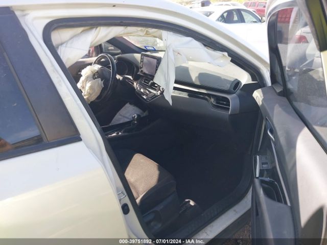 JTNKHMBX3K1053075 Toyota C-HR XLE