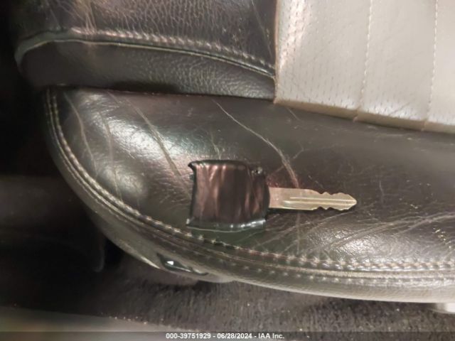 2008 FORD MUSTANG 1ZVHT82H385175589 Photo 10