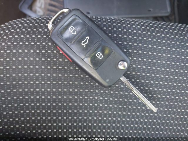 1VWAT7A35HC045665 Volkswagen Passat 1.8t S