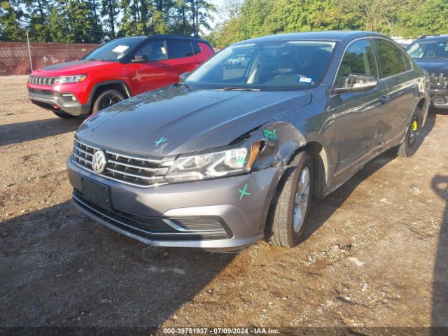 1VWAT7A35HC045665 Volkswagen Passat 1.8t S