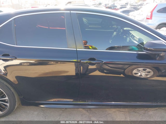 Toyota CAMRY SE 2018 4T1B11HK4JU099686 Image 14