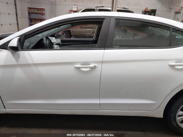 Hyundai ELANTRA SE 2019 5NPD74LF8KH471209 Image 15
