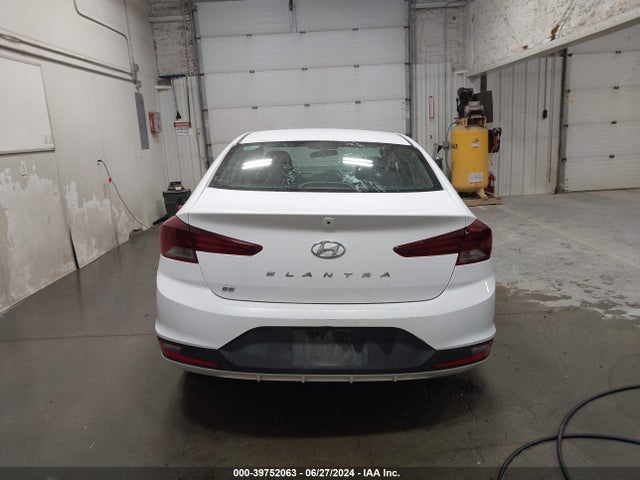 Hyundai ELANTRA SE 2019 5NPD74LF8KH471209 Image 17