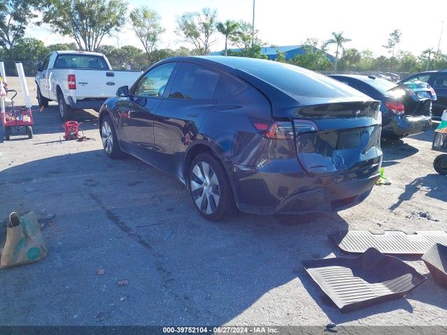 Tesla Model Y Long Range/rwd 2024 7SAYGDED5RF041680 Image 3