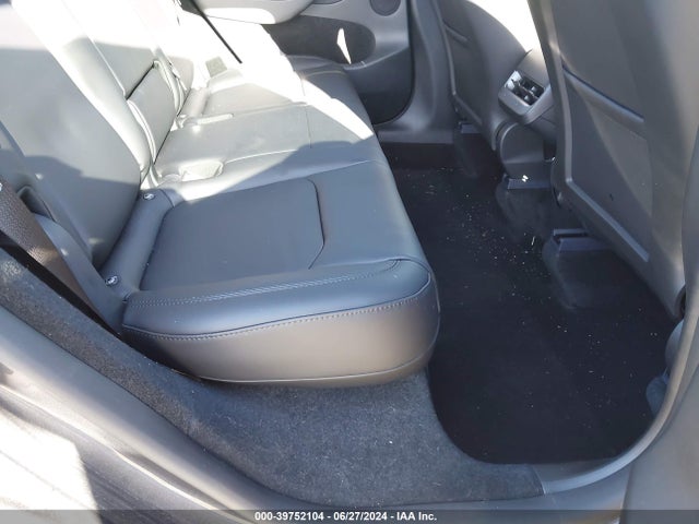 Tesla Model Y Long Range/rwd 2024 7SAYGDED5RF041680 Image 8
