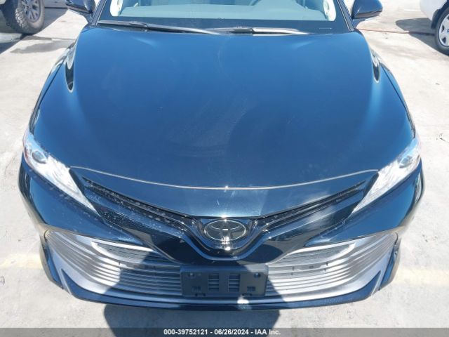 4T1B11HK3JU049717 Toyota CAMRY XLE