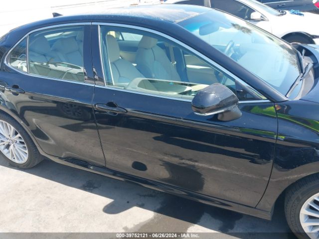 4T1B11HK3JU049717 Toyota CAMRY XLE