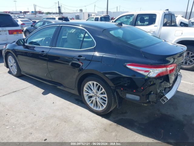 4T1B11HK3JU049717 Toyota CAMRY XLE