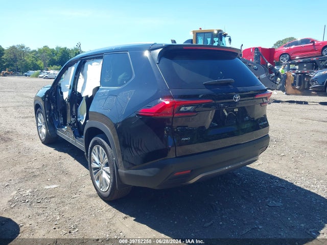 Toyota Grand Highlander Platinum 2024 5TDAAAB5XRS042203 Image 3