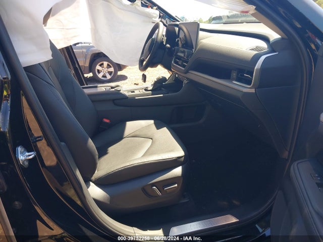 Toyota Grand Highlander Platinum 2024 5TDAAAB5XRS042203 Image 5