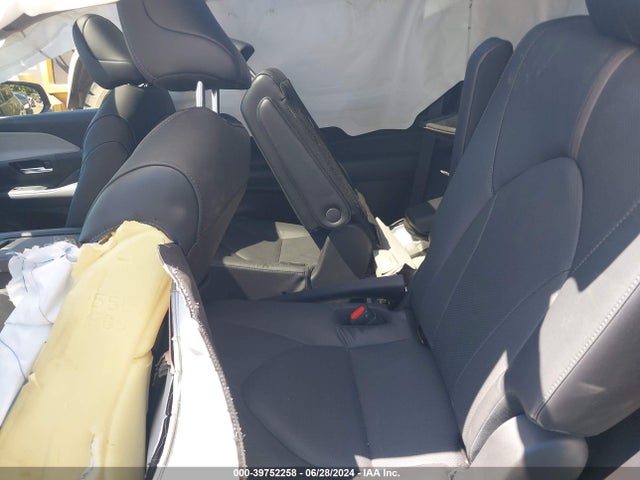Toyota Grand Highlander Platinum 2024 5TDAAAB5XRS042203 Image 8