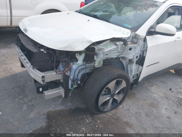 3C4NJCBB5JT228955 Jeep Compass Latitude Fwd