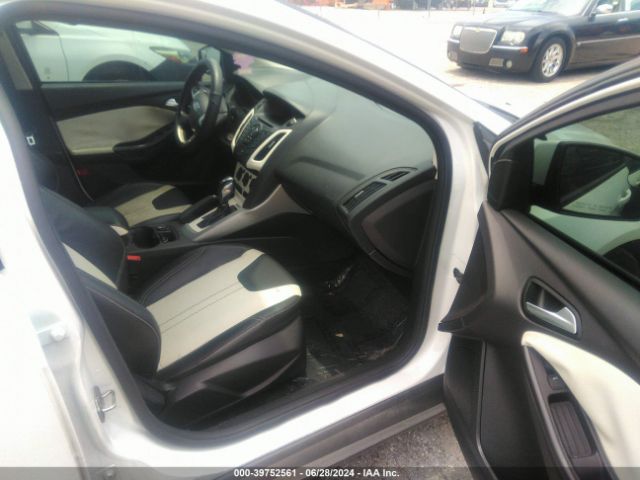 1FADP3F21EL337733 Ford FOCUS SE