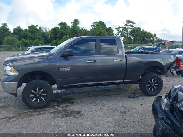 1C6RR7GG1HS777044 RAM 1500 Slt Quad Cab 4x4 6'4 Box