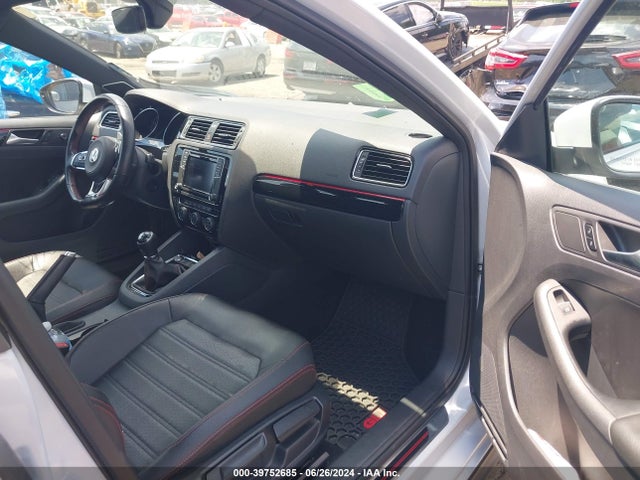 3VW5T7AJXHM266743 Volkswagen JETTA GLI
