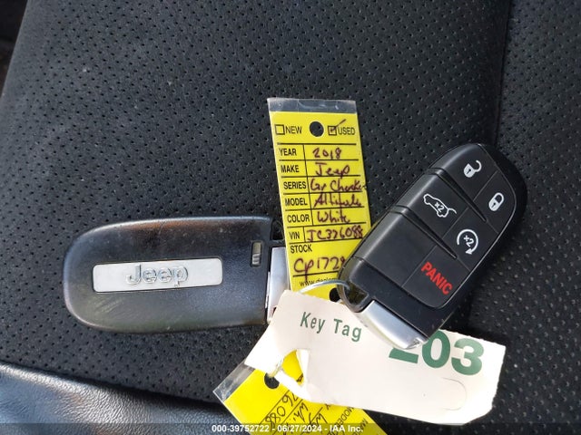 1C4RJFAG6JC376088 Jeep Grand Cherokee Altitude 4x4