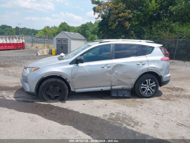 2T3BFREV9HW636083 Toyota RAV4 LE