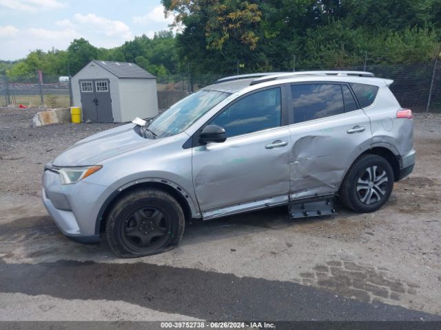 2T3BFREV9HW636083 Toyota RAV4 LE