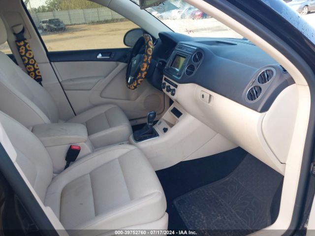 WVGBV7AX4GW550142 Volkswagen TIGUAN S