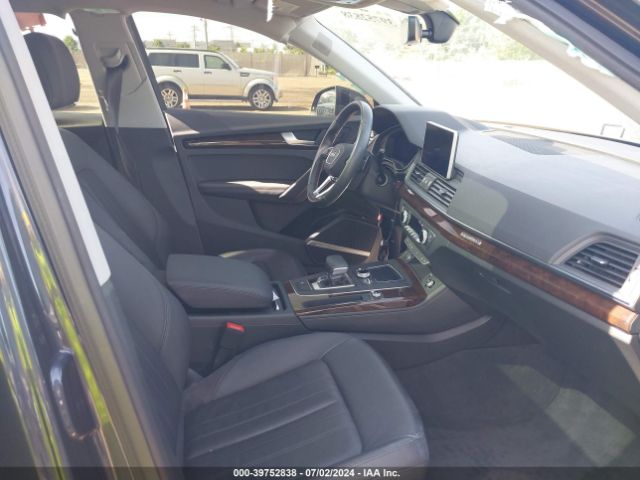 WA1BNAFY8K2087712 Audi Q5 45 Premium