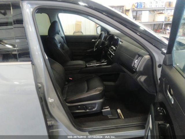 5N1DR3CD7RC210139 Nissan Pathfinder Sl 4wd