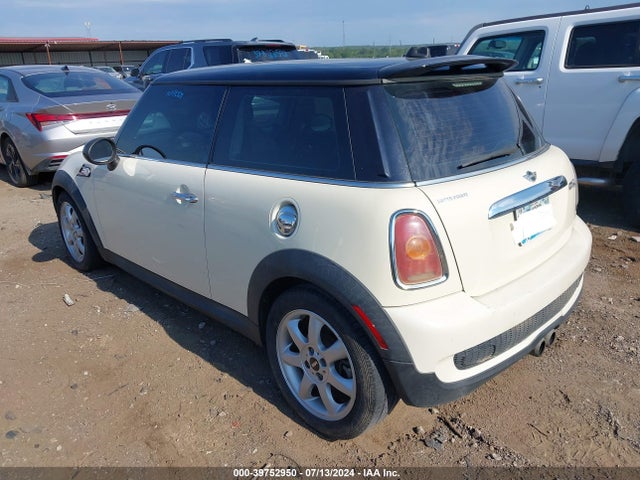 2010 MINI COOPER S WMWMF7C56ATW89782 Photo 2