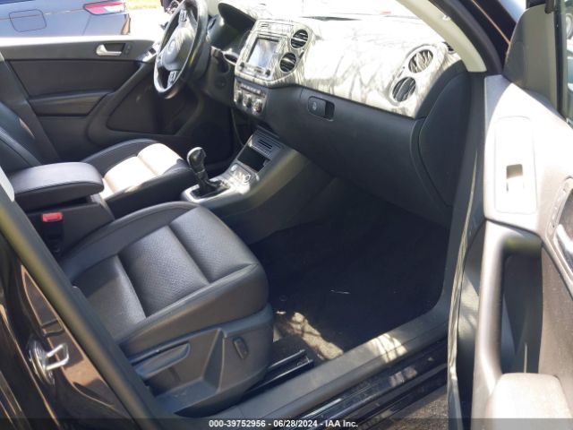 WVGSV7AX7HW512275 Volkswagen Tiguan 2.0t Wolfsburg Edition