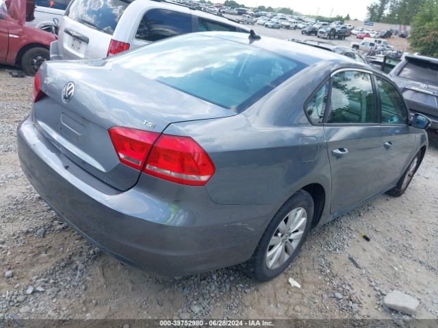 1VWAT7A31EC102469 Volkswagen Passat 1.8t Wolfsburg Edition