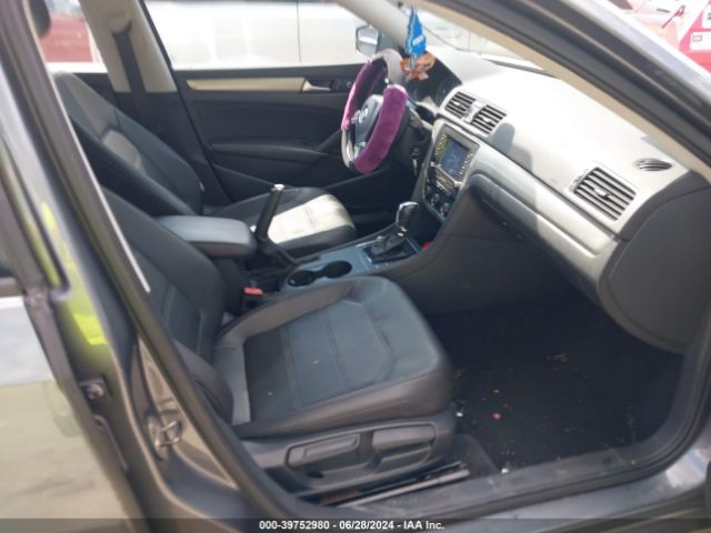 1VWAT7A31EC102469 Volkswagen Passat 1.8t Wolfsburg Edition